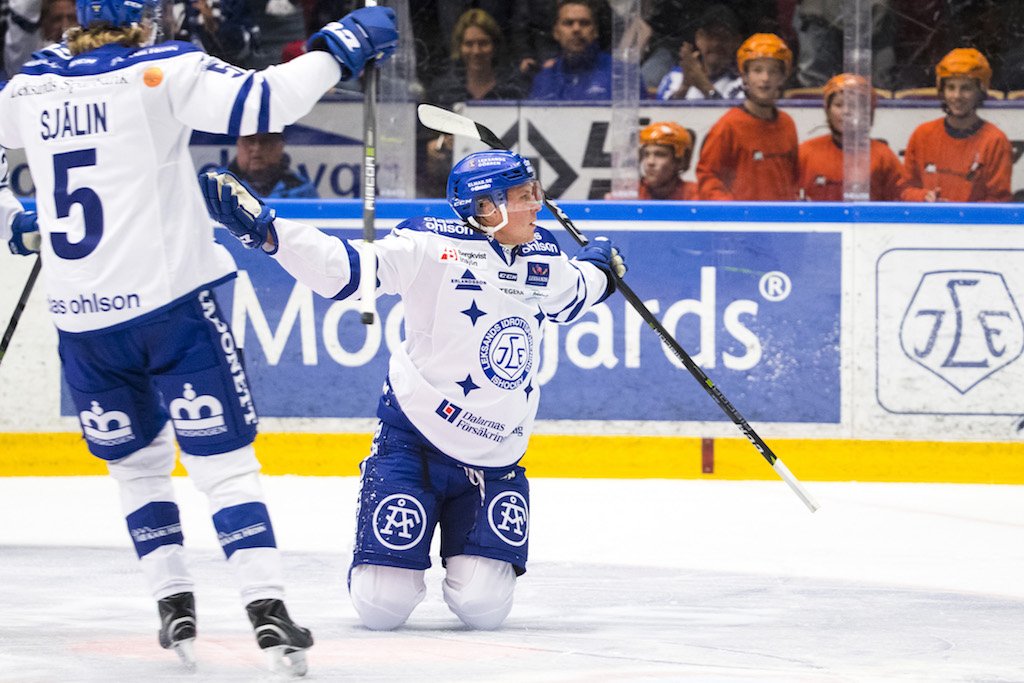 hedlundmediatv's tweet photo. Succé för nyförvärven när Leksand inledde med vinst
https://t.co/x7F3BcpPYQ
#HockeyAllsvenskan #LIF #SSK https://t.co/QsondVk3o9