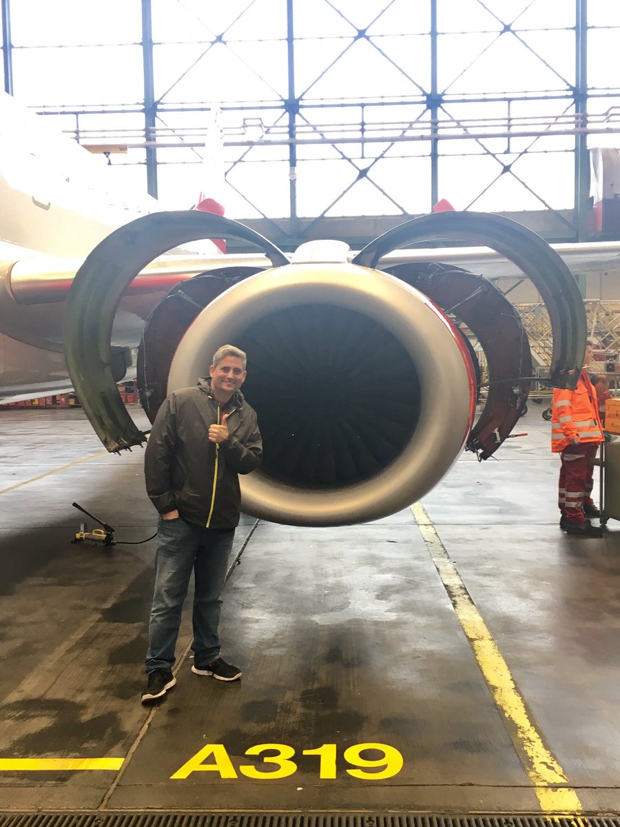 ClintPHenderson's tweet photo. Behind the scenes at with Austrian at Vienna airport. #SMD8 #megado https://t.co/ChvY4buKp9