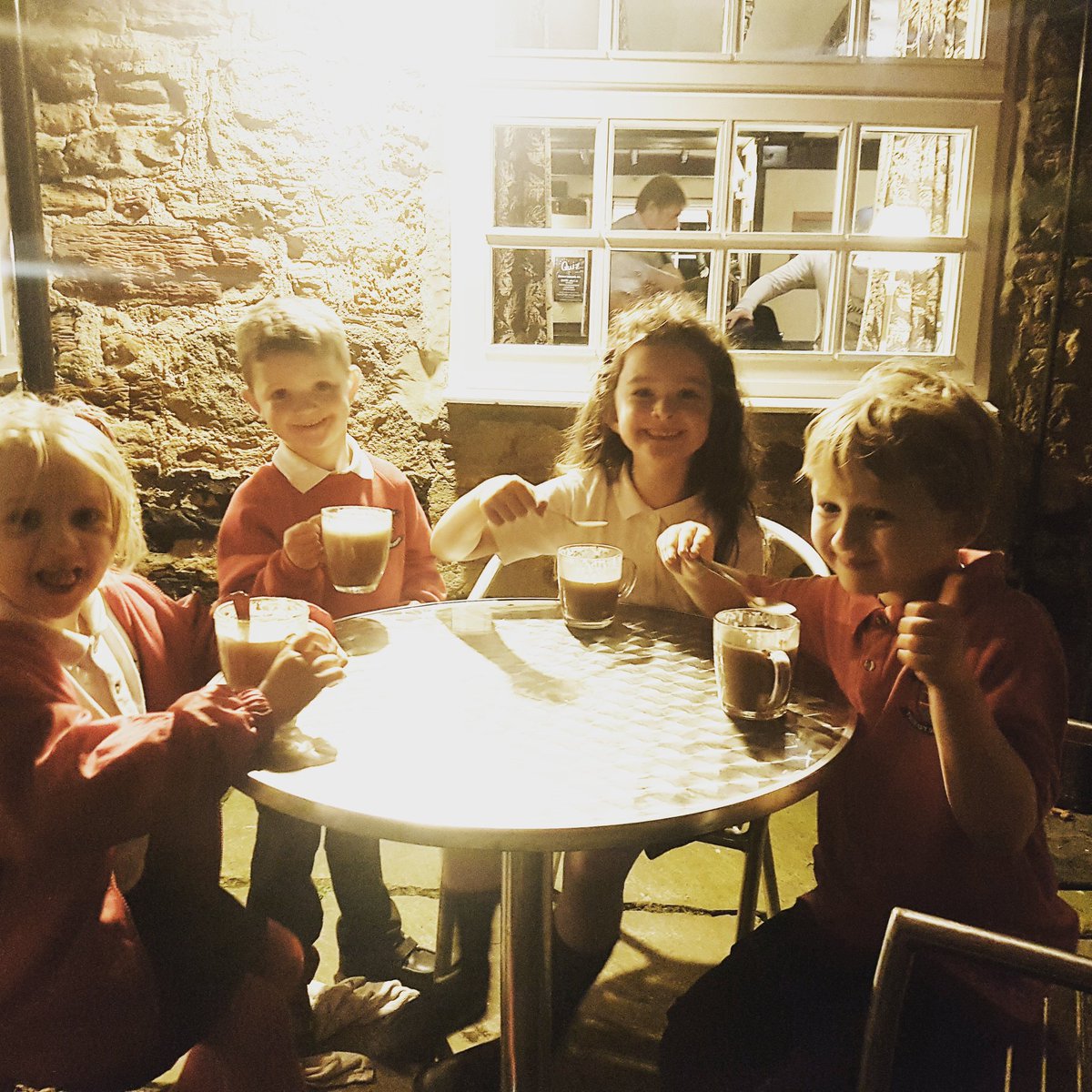 AmyPeart's tweet photo. Hot chocs before bedtime! @GreenTree1727 https://t.co/BE51SrorLT