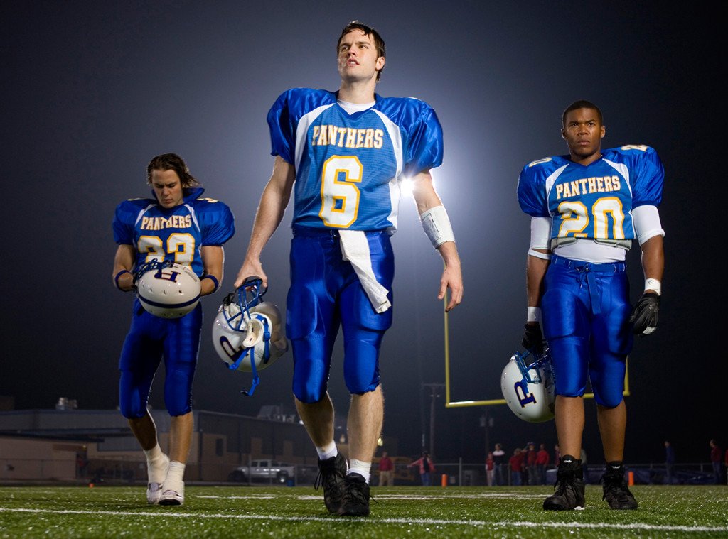enews's tweet image. Clear eyes, full hearts, can't get over this: One Tree Hill and Friday Night Lights are leaving Netflix in October. eonli.ne/2xiDRTQ