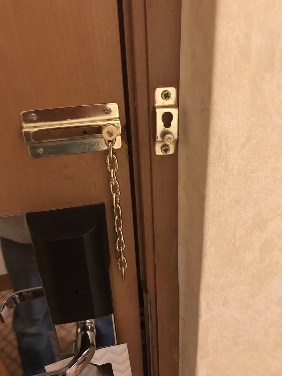 JohnnyDrivetime's tweet image. I feel much safer now I've put the chain on! @Marriott @MarriottRewards #fail