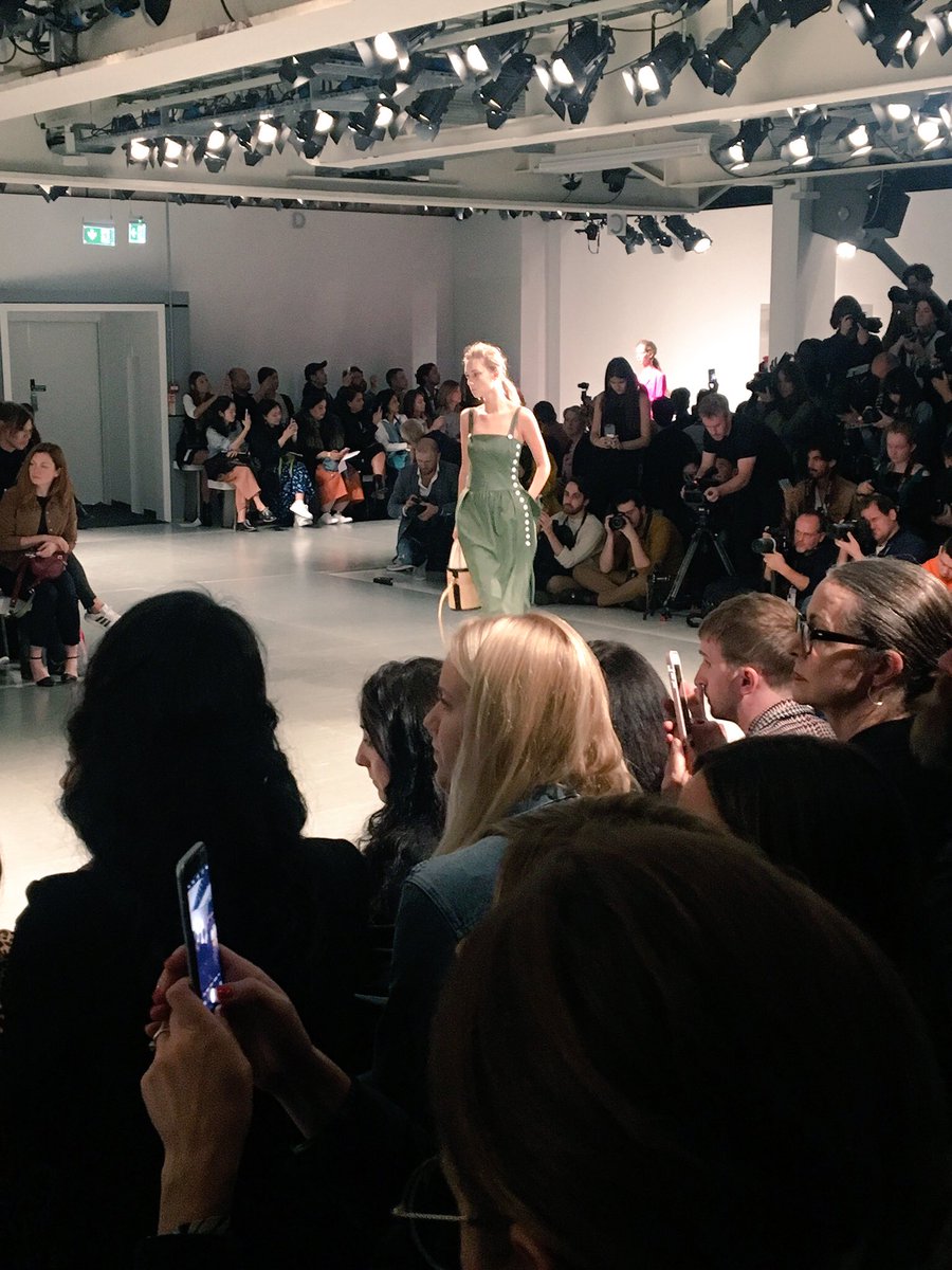 centremk's tweet photo. We were #Frowing @eudonchoi @LondonFashionWk and spotted a few key #trends on the runway - bright block colours and long hems! #LFW17 #BFC https://t.co/YW50Btq6pX