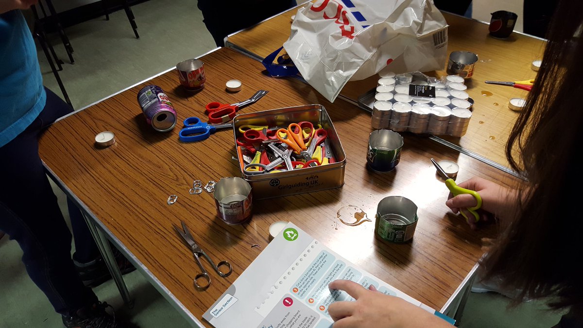 wendyguider's tweet photo. #girlguides #newprogram @Girlguiding_LSE  Rangers made tin can cookers. Loved it! https://t.co/PMLNdjLRgm