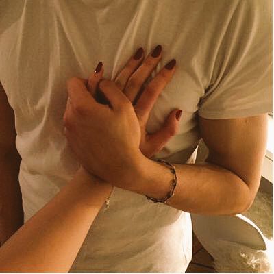 فرحت / يوم ان الصدف جابتك ليّ
و حزنت .. لنّي مـ اقدر اقول حاجه
•
إلى متى و قلوبنا تنتظر شي . ! 
شرايك نخون الصدف و نْتواجه ؟