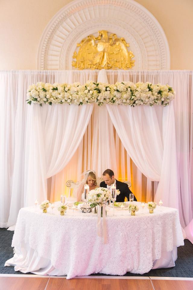 LeMeridienTampa's tweet image. Dress to Impress | A well-dressed room never goes out of style. #WeddingWednesday (Photo: K&amp;amp;K Photography; Linens: Connie Duglin Linen)