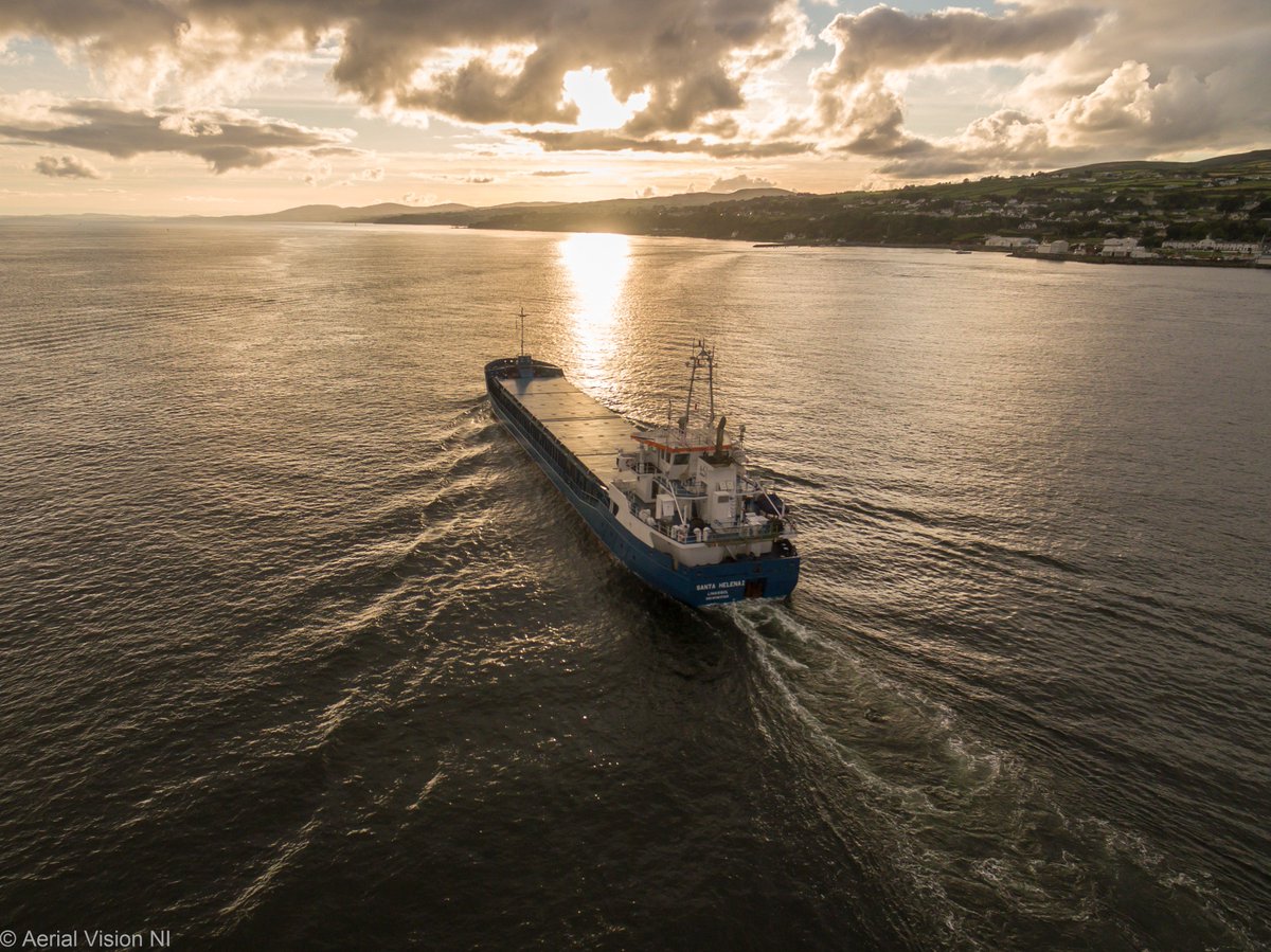 aerialvisionni's tweet photo. Busy evening for Shipping on Lough Foyle @FerryFoyle @LoughsAgencyHQ @ILoveInishowen @NWSharingZone @barrabest @WeatherCee @angie_weather https://t.co/Ba9nq1o9L6