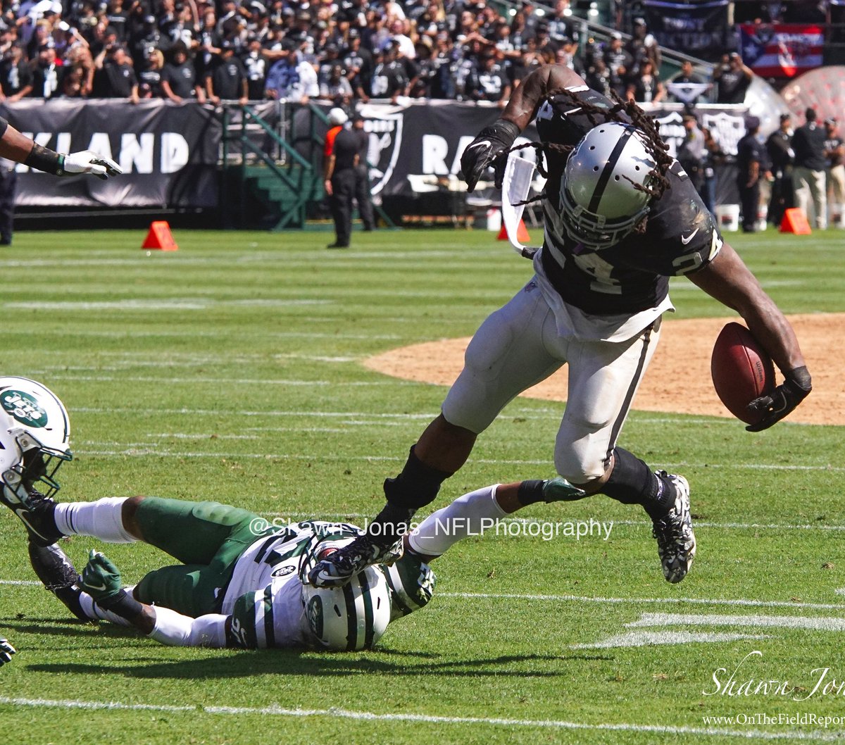 SilverNBlackPod's tweet photo. #GhostRideTheWimp  @MoneyLynch @Nike @nikefootball  #JUST DO IT #beastmode #townbidness #stompman to MJ's #jumpman #RaiderNation https://t.co/wahwr42M9l