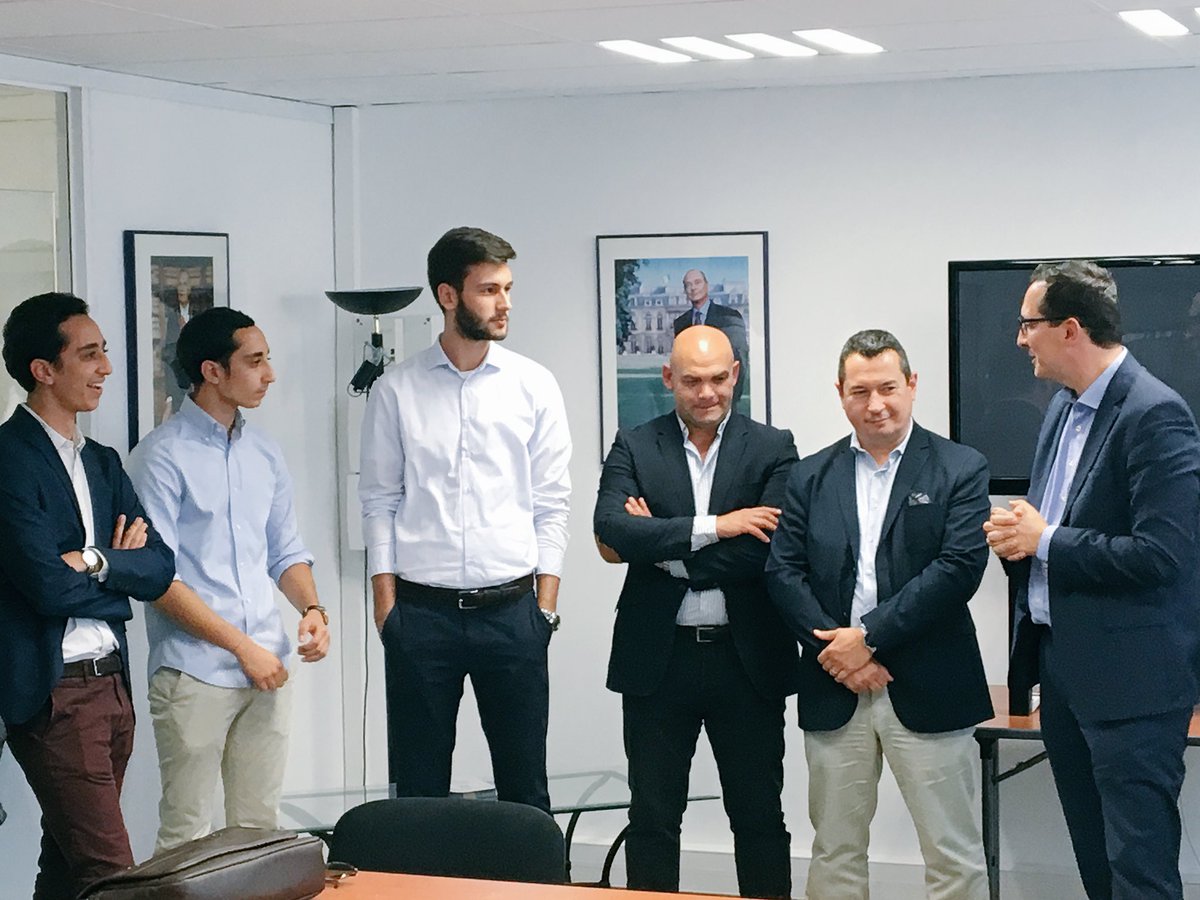 AntoineEsc's tweet photo. C'est la rentrée pour les  @jeunesrep34 🇫🇷! Maintenant au travail pour notre département !👊 https://t.co/AWwh3RDMjp