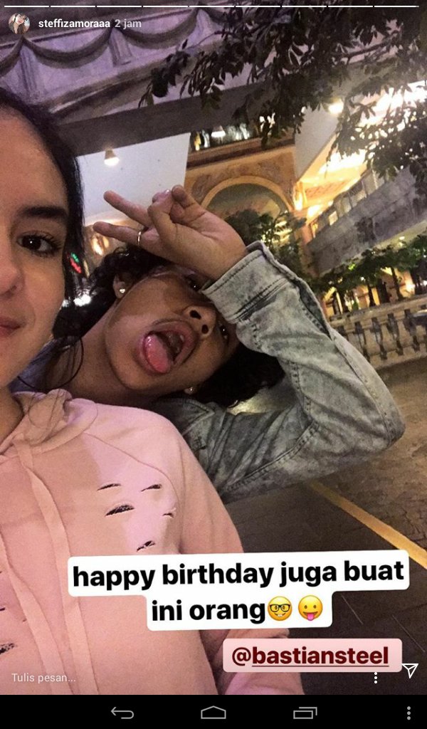 FeniMulya's tweet photo. Happy Birthday bang @bastiansteel wish you all the best...😘💜💜🎉 #bastiansteel18thloh https://t.co/ENzafxpcVJ