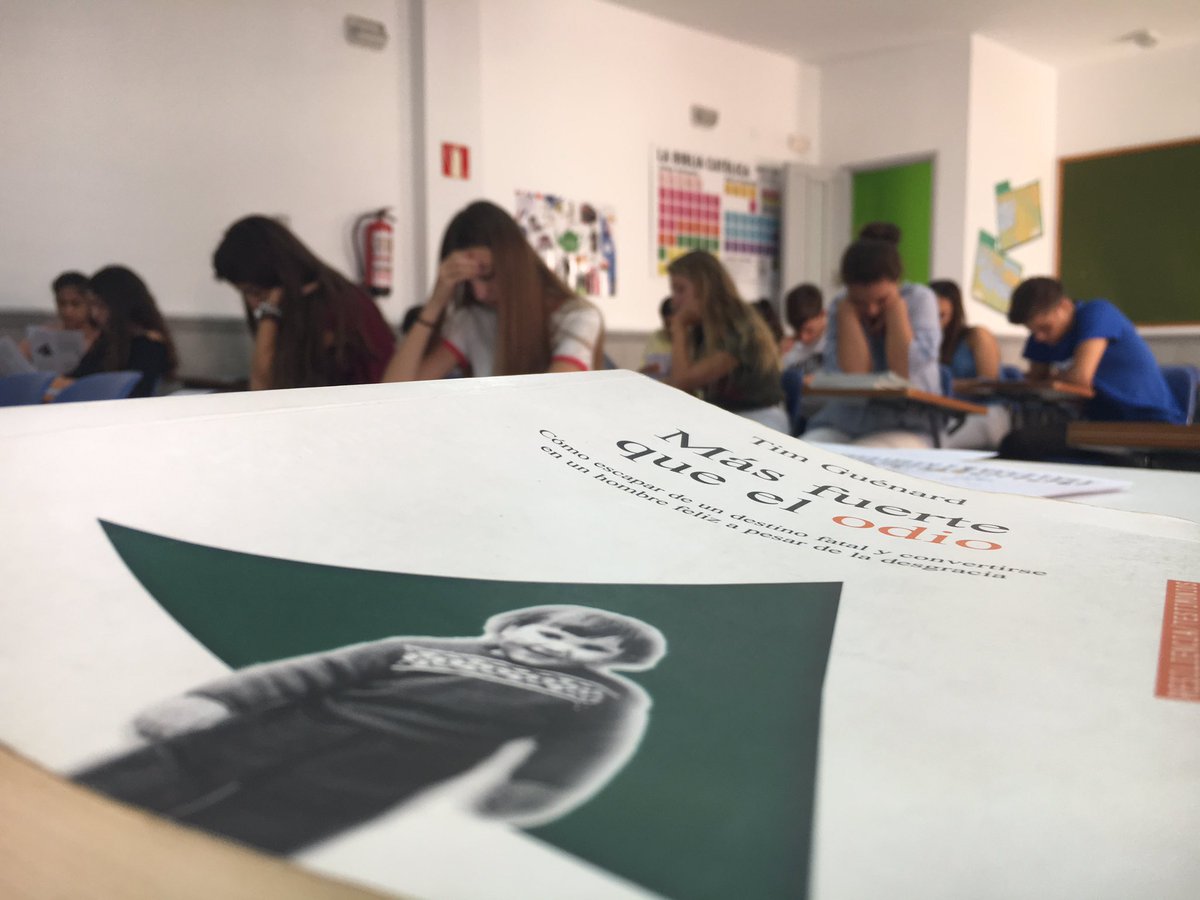 malolylopez's tweet photo. Como cada año leo con mis alumnos de 1bto el testimonio de un grande. Resiliencia,perdón, superación,esperanza...maestro de vida #TimGuenard https://t.co/VcXRvA9F3T