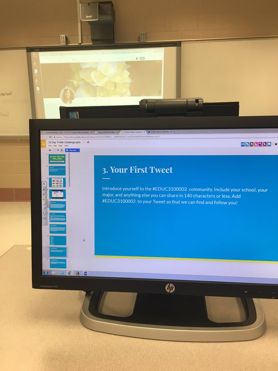CalhounAc2855's tweet photo. This is my learning space right now! Sitting on some very fancy rolly chairs #EDUC3100002 https://t.co/DGwXWVxcAH