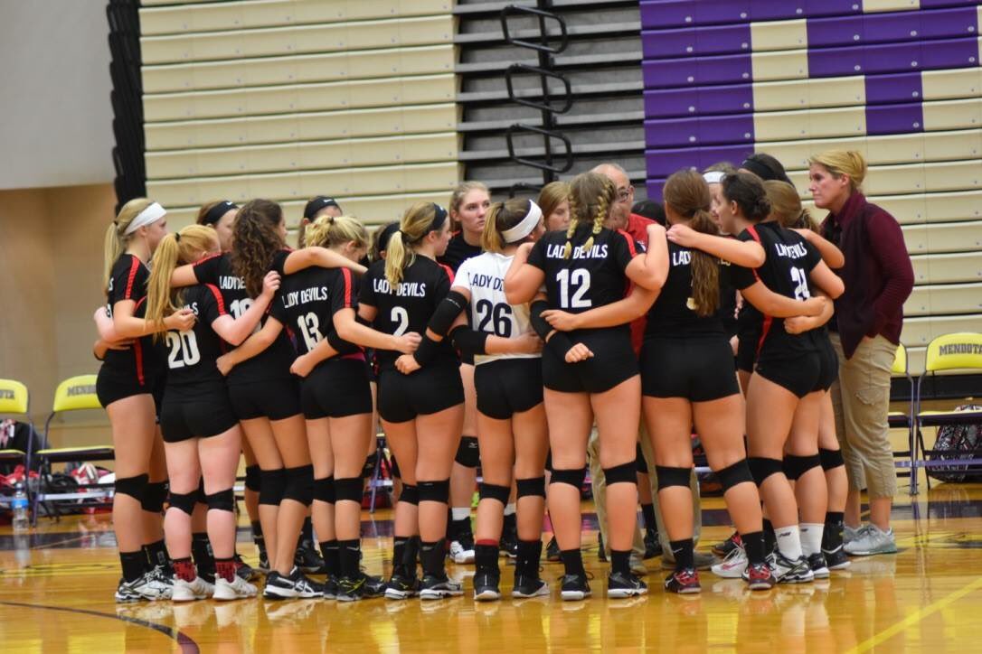 HEYY RT RT RT
COME WATCH US TOMORROW @HALLHIGHSCHOOL VS. SAINT BEDE TOMORROW at 6 SHARP!!!
everyone who can make it be there!
❤️🏐👹 let's go!
