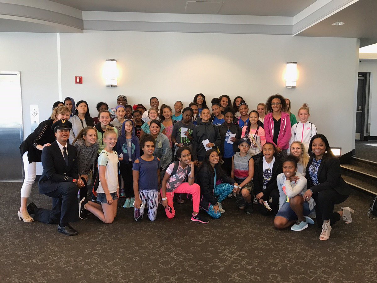We partnered with the @SeattleStorm &amp; <a href="/ClubInsider/">Boys&GirlsClubs-KingCounty</a> to inspire leadership &amp; STEM in workshops at @Museumofflight. #AlaskaCares #StormCares