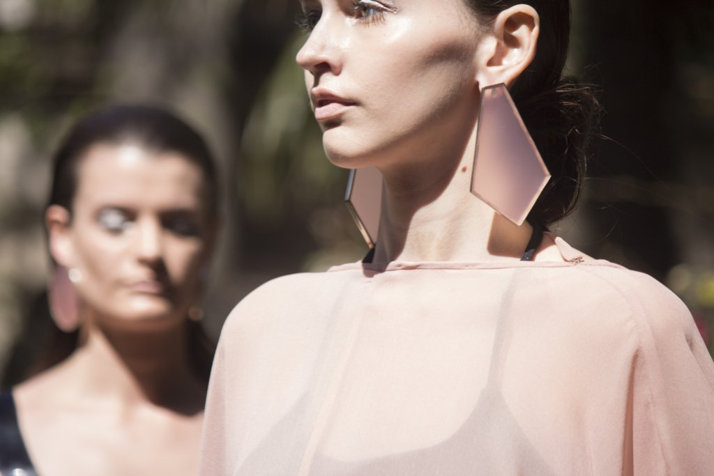 bycmag's tweet photo. #TRENDALERT: Amores de verano. Qué es lo nuevo para la temporada primavera/Verano 2018 https://t.co/4UEjupjJ2e https://t.co/9FAlZFFi2I