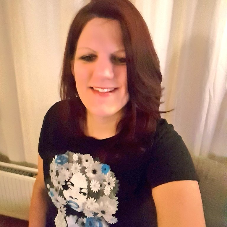 Charella__'s tweet photo. Hi! @AnastaciaMusic I'm your 'hat' girl 😉🤘🏼❤😙 #uctour https://t.co/DOuAbH4kgq
