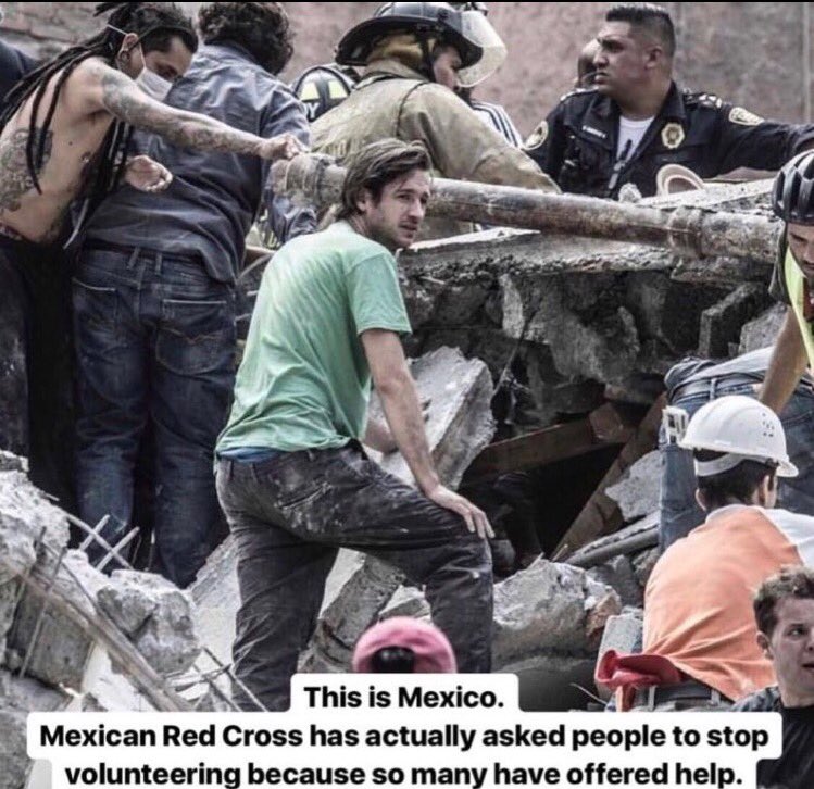 paco_manzo's tweet photo. This is México 🙌🏼🇲🇽 #fuerzamexico #prayformexico https://t.co/u3VQBRJT7Y