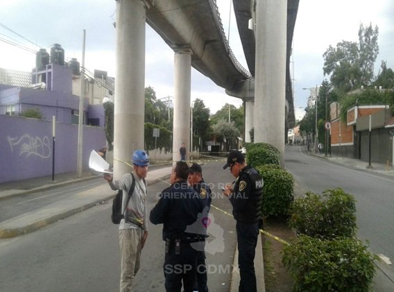 OVIALCDMX's tweet photo. Cerrada la circulación de carriles centrales de Rómulo O'Farril a la altura de #Periférico al Oriente. #AlternativaVial Gutiérrez Zamora. https://t.co/9umsBgdd0w