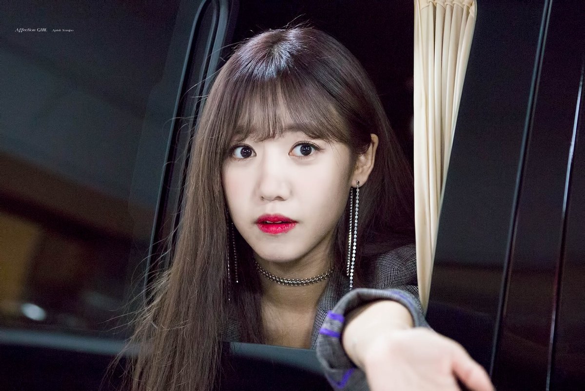 affectiongirl95's tweet photo. 170917 영화 딥 시사회 퇴근길
#에이핑크 #Apink #남주 (@APINKKNJ) https://t.co/cIc74JLVot