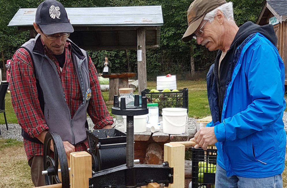 Make your own apple juice, Sooke dlvr.it/PpP7rZ #yyj https://t.co/7o6rUip3fs