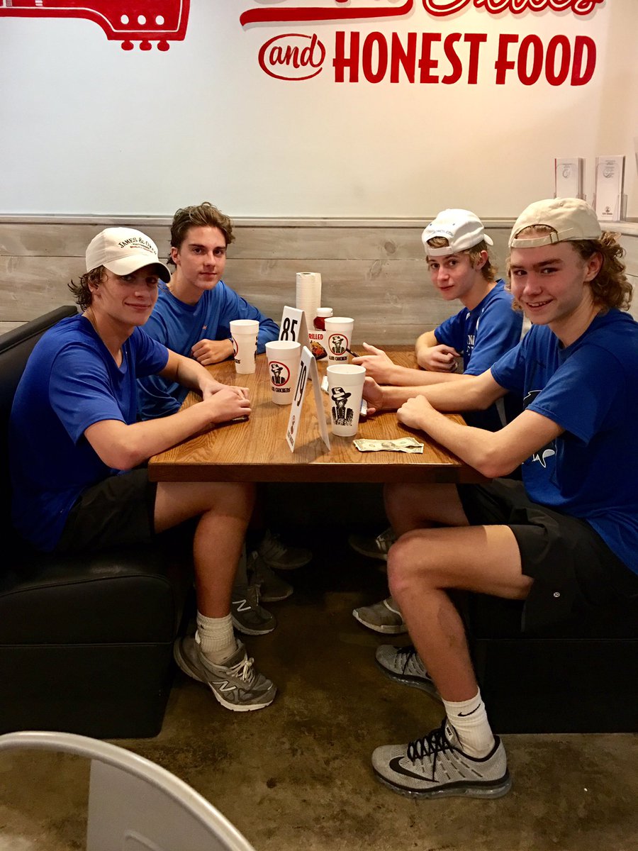 PWLC_Lacrosse's tweet photo. Wolfpack after practice at @slimchickens Spirit Night https://t.co/DCoKCmfLlC