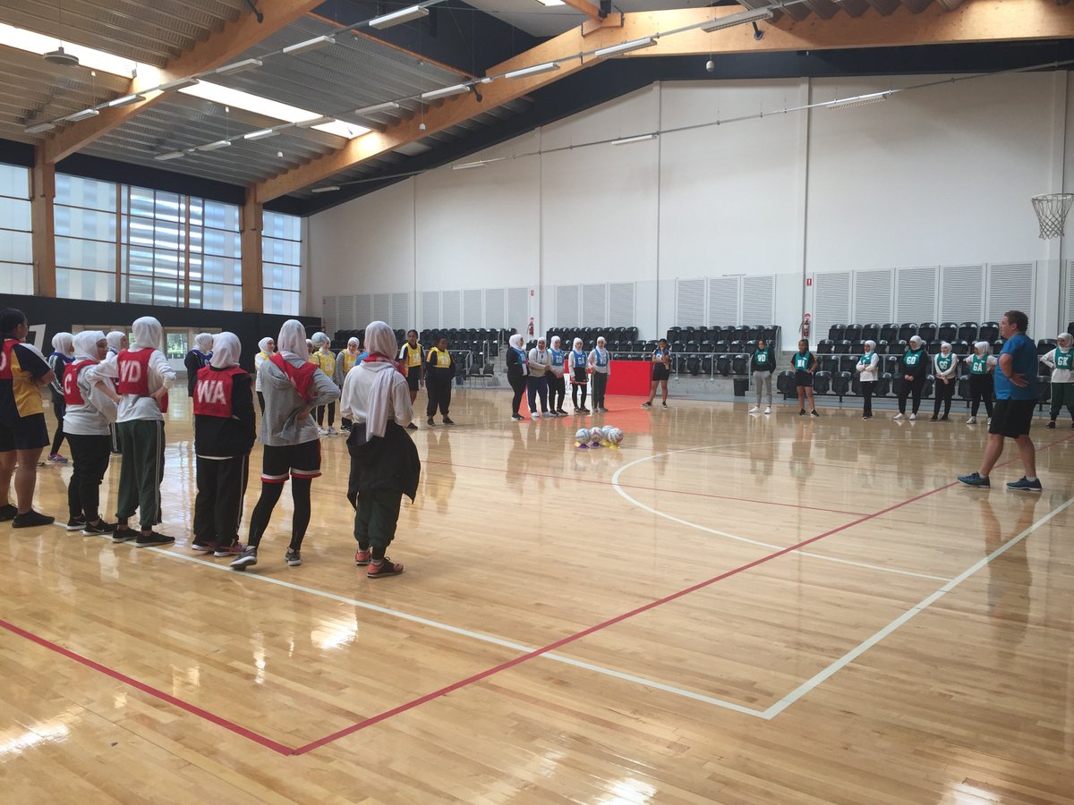 SportsWithoutBorders tweet media