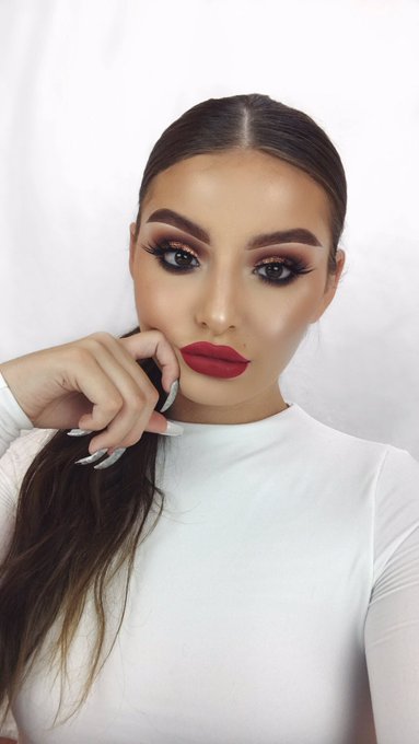 She ain't me 💋 https://t.co/Klq7ukk6v7