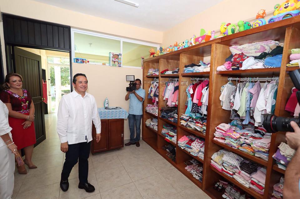 CarlosJoaquin tweet picture