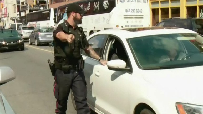 ctvottawa's tweet image. Tougher fines and automatic licence suspension for those caught texting and driving. @KatieGriffinCTV reports. ottawa.ctvnews.ca/video?clipId=1…