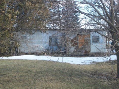 UPDATE The rundown trailer has be torn down. buff.ly/2wHJGIu