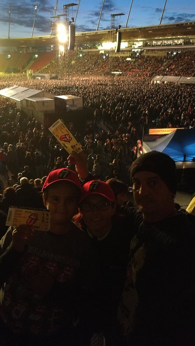 SSchmidi's tweet photo. #StonesZurich #nofilterstones https://t.co/ENZdatNVlu