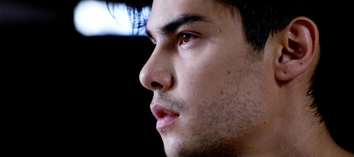 this picture is so hd you can zoom in and see all the flaws I don't have
