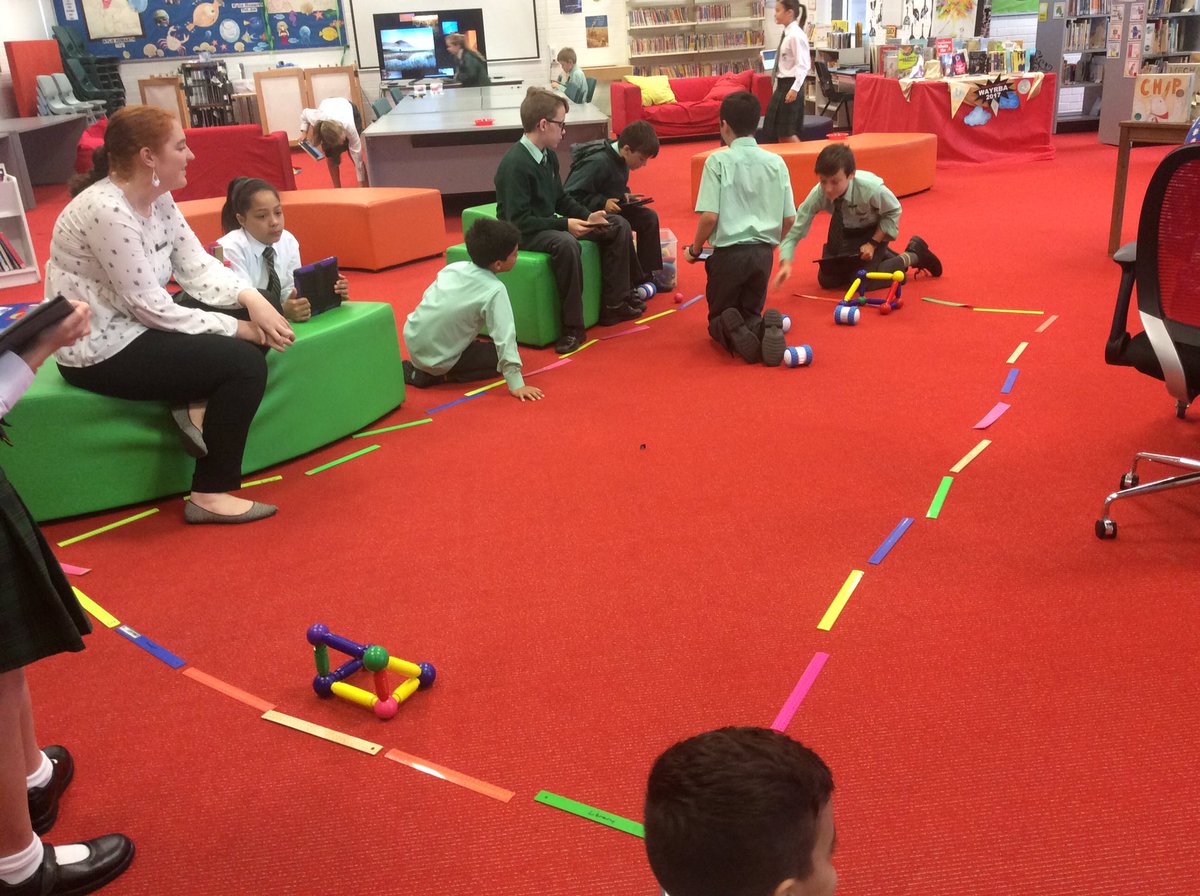 LynnTomlinson13's tweet photo. Having a play on the last day of Digital Club with Ollie Soccer!  #dtlead #StPats_Freo #coding https://t.co/lt8lPEAiL6