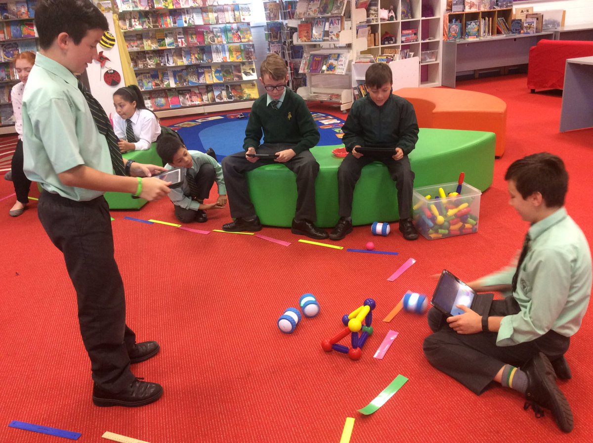 LynnTomlinson13's tweet photo. Having a play on the last day of Digital Club with Ollie Soccer!  #dtlead #StPats_Freo #coding https://t.co/lt8lPEAiL6