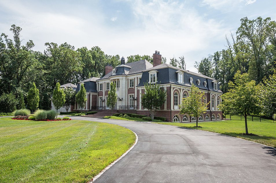 DC Design House tweet media