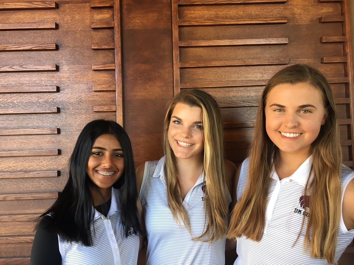 dmhsgolf1718's tweet photo. Picture day for the 2017-18 Girls' Golf Team ! ⛳️ #DMHSGolf https://t.co/eNsDRzyngH