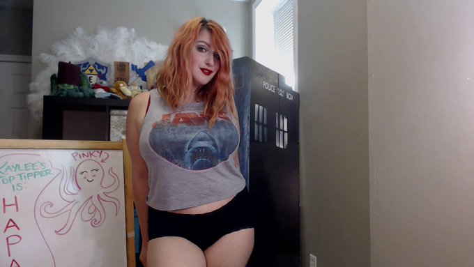 It's time for a good ol' Wednesday hang out with lots of fun and boobs! https://t.co/mp8SXn1mor https://t