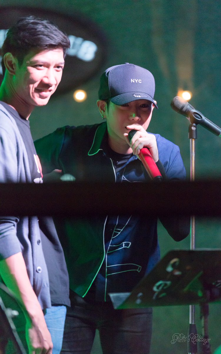 PalitsCottage's tweet photo. ชวนกันแซว?
#RHs
#เป๊กผลิตโชค
#peckpalit
#peckpalitchoke
#palitgallery
#palitscottage
#RongHuk https://t.co/Ap9UJa5uos