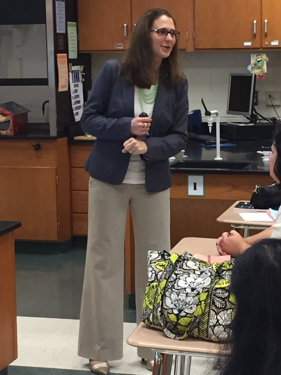 amystellanbc's tweet photo. The energy is visible in Science 8 w/Ms. Lipari at Back to School Night! @nbcsuper @NBC_science #nbitd #NBAcademics https://t.co/N86ceBrAby
