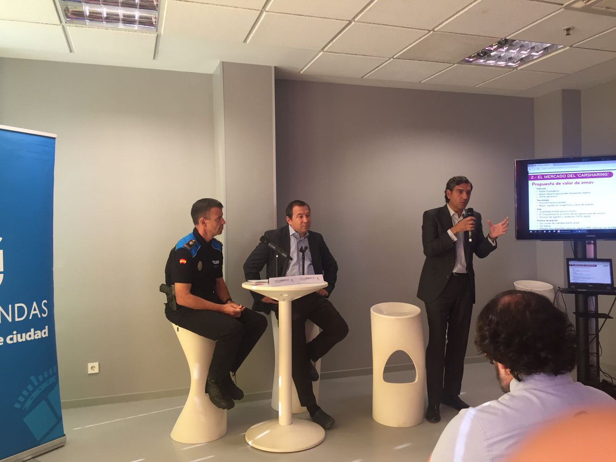 Alcobendas_Poli's tweet photo. La jornada de debate sobre #MovilidadSostenible concluye que es vital modificar la forma en la que nos movemos. #mobilityweek #Alcobendas. https://t.co/yrkiF8N1nv