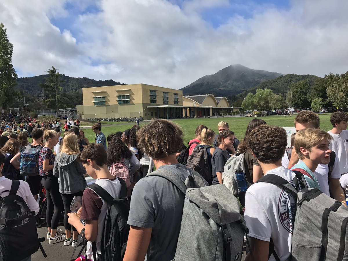 Ms__Tafoya's tweet photo. Club day at lunch today was a hit for students!! @RHSGiants411 https://t.co/quMvC9RbMS