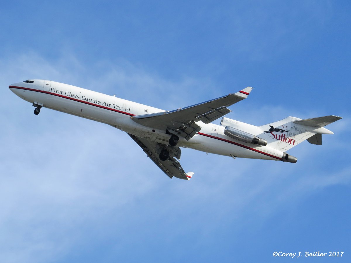 "Air Horse One" arriving @FLYLVIA today carrying two of Bob Baffert's race horses  Thanks to <a href="/MrPearceMath/">Rick Pearce</a> for the heads up to catch it!