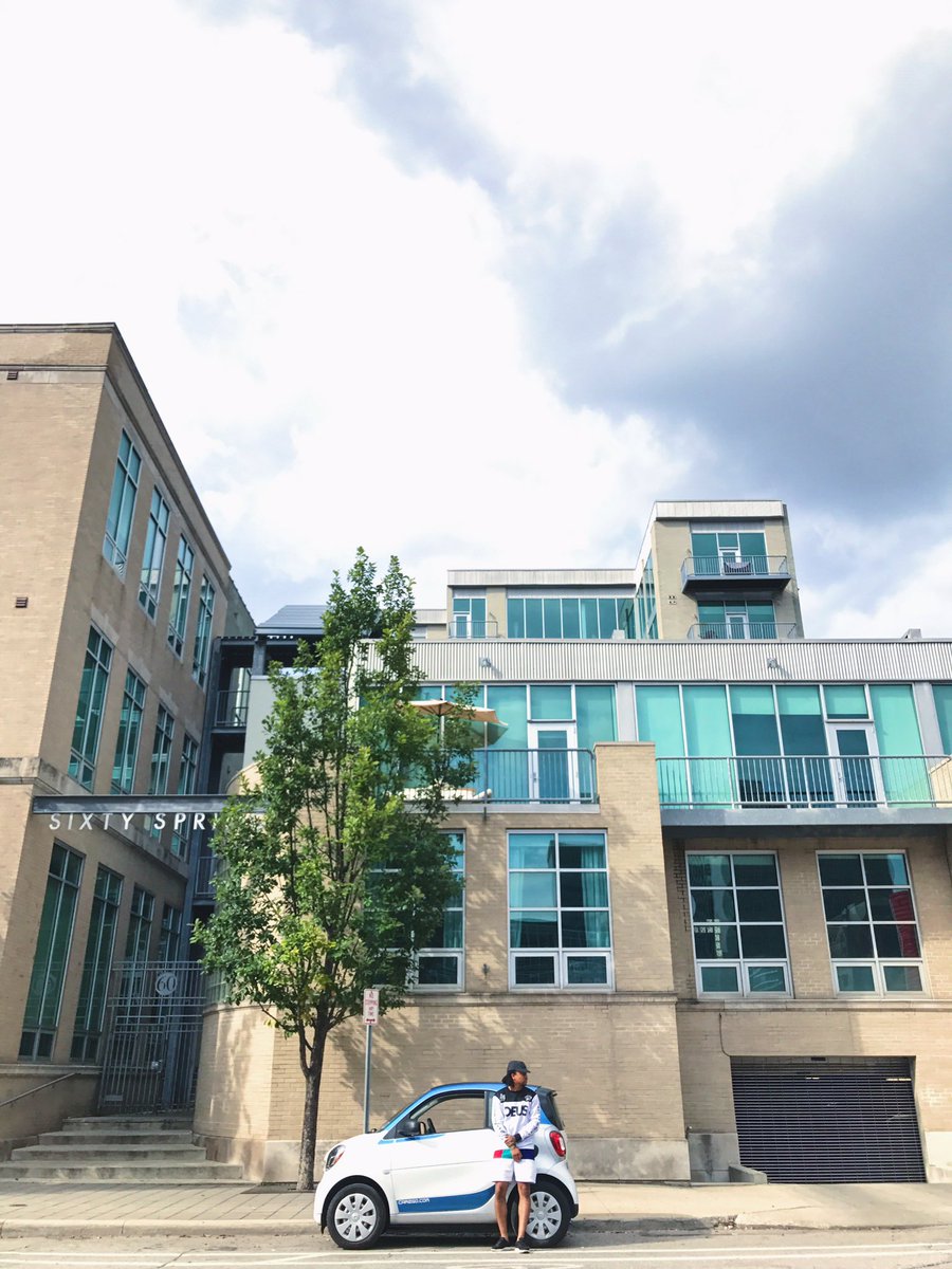 MrKingJD's tweet photo. 💡: When in a new city, think abt using @car2go, it'll force you 2 pay attention 2 your new surroundings. #ExperienceLocal #Car2Go #Localeur https://t.co/4flZomMNoG