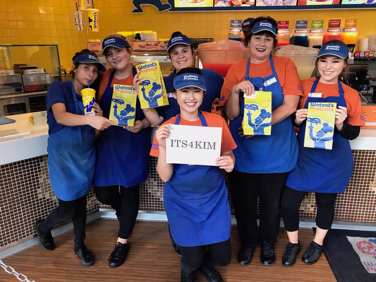 wetzelspretzels's tweet photo. @KimKardashian Pretzels4Kim => Pretzels4All.  Free Original Pretzel! Use promo code ITS4KIM on the Wetzel’s app. Because no one should miss out on pretzels https://t.co/HSxGUTPgho