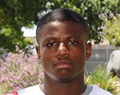 Deadspin's tweet photo. Division II football player dies after suffering in-game neck injury: https://t.co/1OymAT5iX4 https://t.co/NpcKO4oDrR