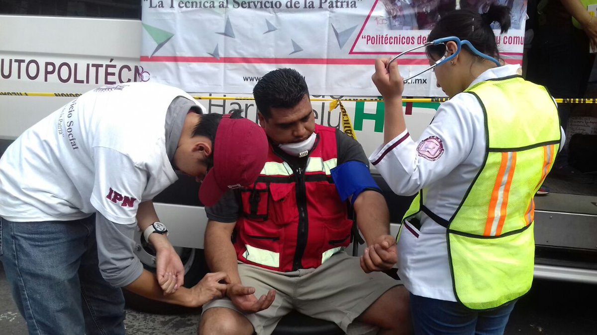 IPN_MX's tweet photo. #BrigadasIPN Politécnicos apoyando en Oaxaca y Álvaro Obregón. #SismoCDMX #LaTécnicaAlServicioDeLaPatria https://t.co/ZtYkeeuh7i