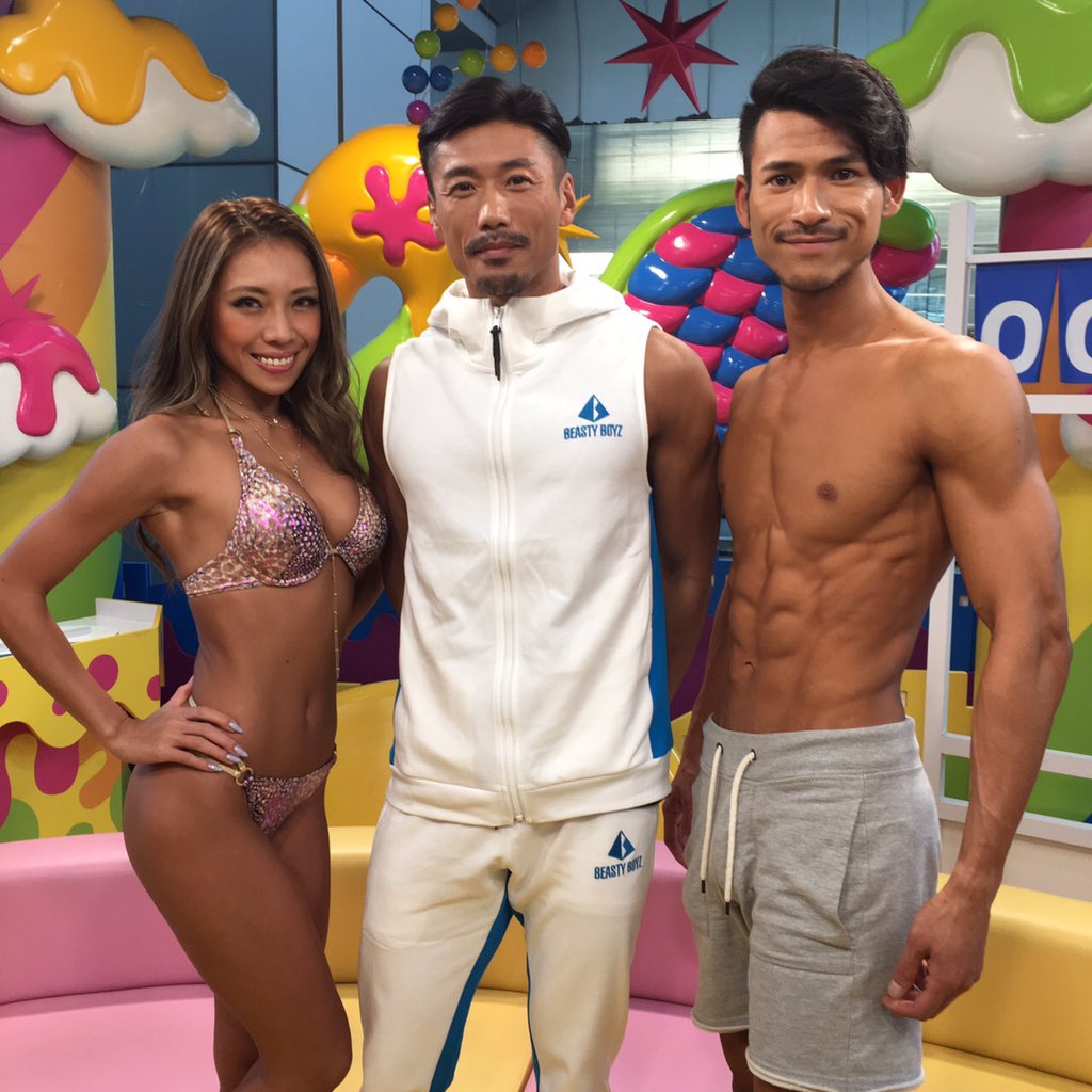 Mc タツ 金子賢さん 昔よくレコ屋で会ったなーーー このかた90年代のヒップホップは相当詳しいかと 俺がレコードを棚に戻そうしたら手伝ってくれて ナイスガイだったなー その時は うわ 手首細い って思ったのに 今やこんな体に キッズ Mc タツ 金子賢さん 昔よくレコ屋で会ったなーーー このかた90年代のヒップホップは相当詳しいかと 俺がレコードを棚に戻そうしたら手伝ってくれて ナイスガイだったなー その時は うわ 手首細い って思ったのに 今やこんな体に キッズ