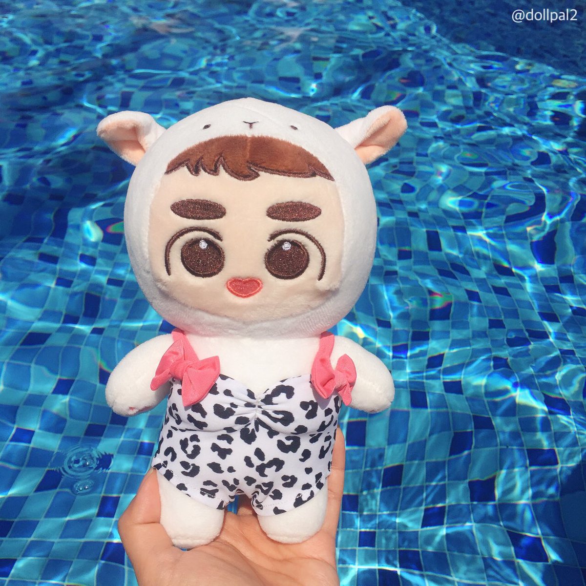 dollpal2's tweet photo. 추석연휴 더운 나라로 떠나실 마망들을 위한 원피스 수영복(18500원)과 수영복 위에 커버업으로도 단독으로도 입히실 수 있는 홀터넥 원피스👗(18000원) 입니다 😎 https://t.co/mPk05uqNF4