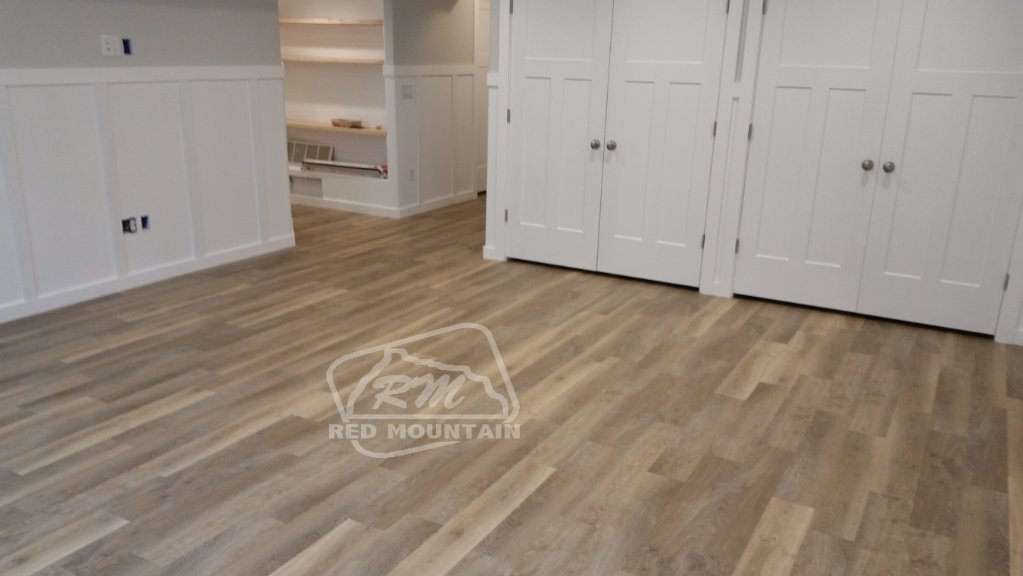 karndeanfitter's tweet photo. This space was transformed with @KarndeanFloors #KnightPlank fitted by Kelsy and Travis https://t.co/jVcDwEeRnj
