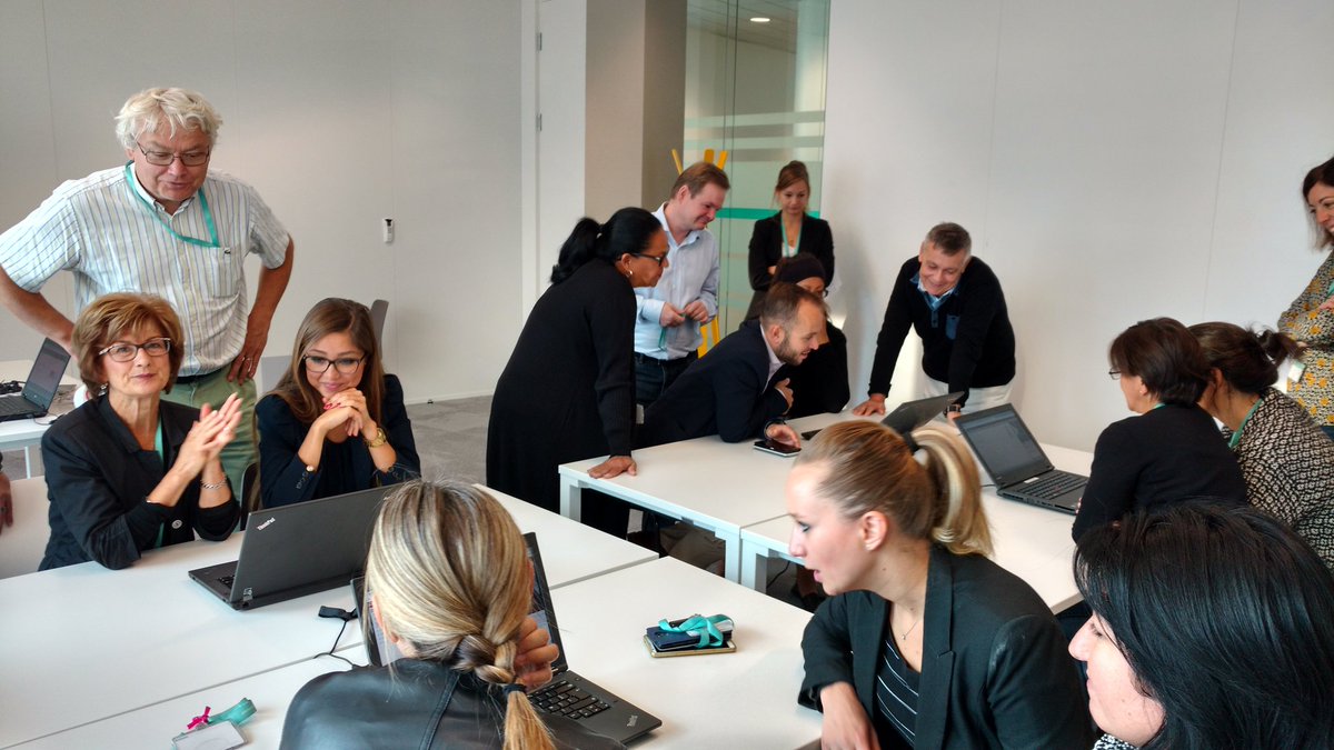 #NosChersVoisins : test d'une classe virtuelle <a href="/EmilieAdecco/">Emilie Chenin</a> @MaevaPeillon  @AdeccoTrainingF