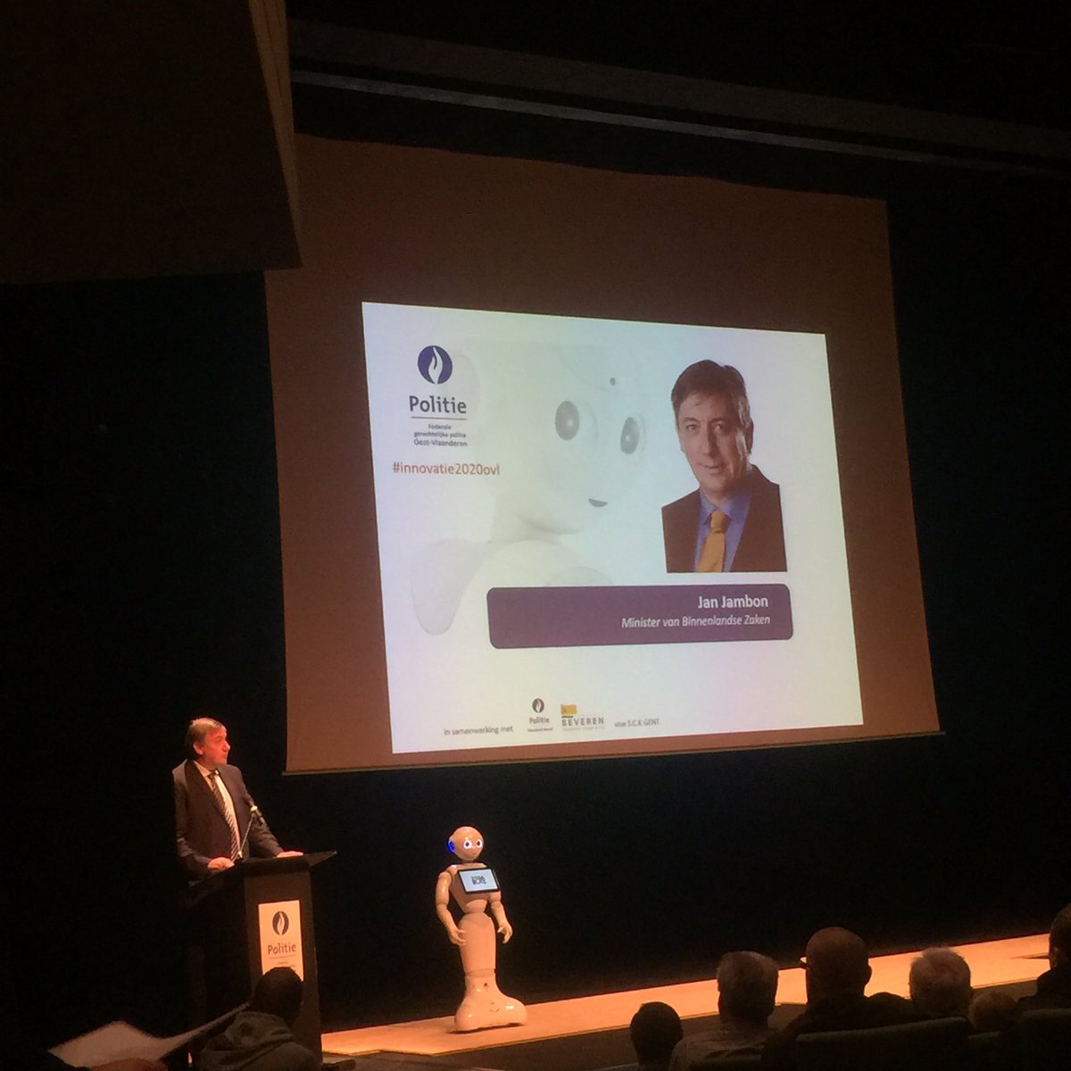RonnyDecuyper's tweet photo. Inspiratiedag van de FGP OVL wordt weer top! #innovatie #inspiratie #anderspol #optipol https://t.co/D8TufIqugu